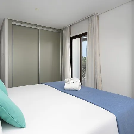 Elegance W/ Balcony & Pool By Lovelystay Apartment